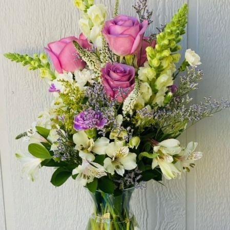 Delicate Delight Flower Bouquet - Vacation Delivery Service - Flowers